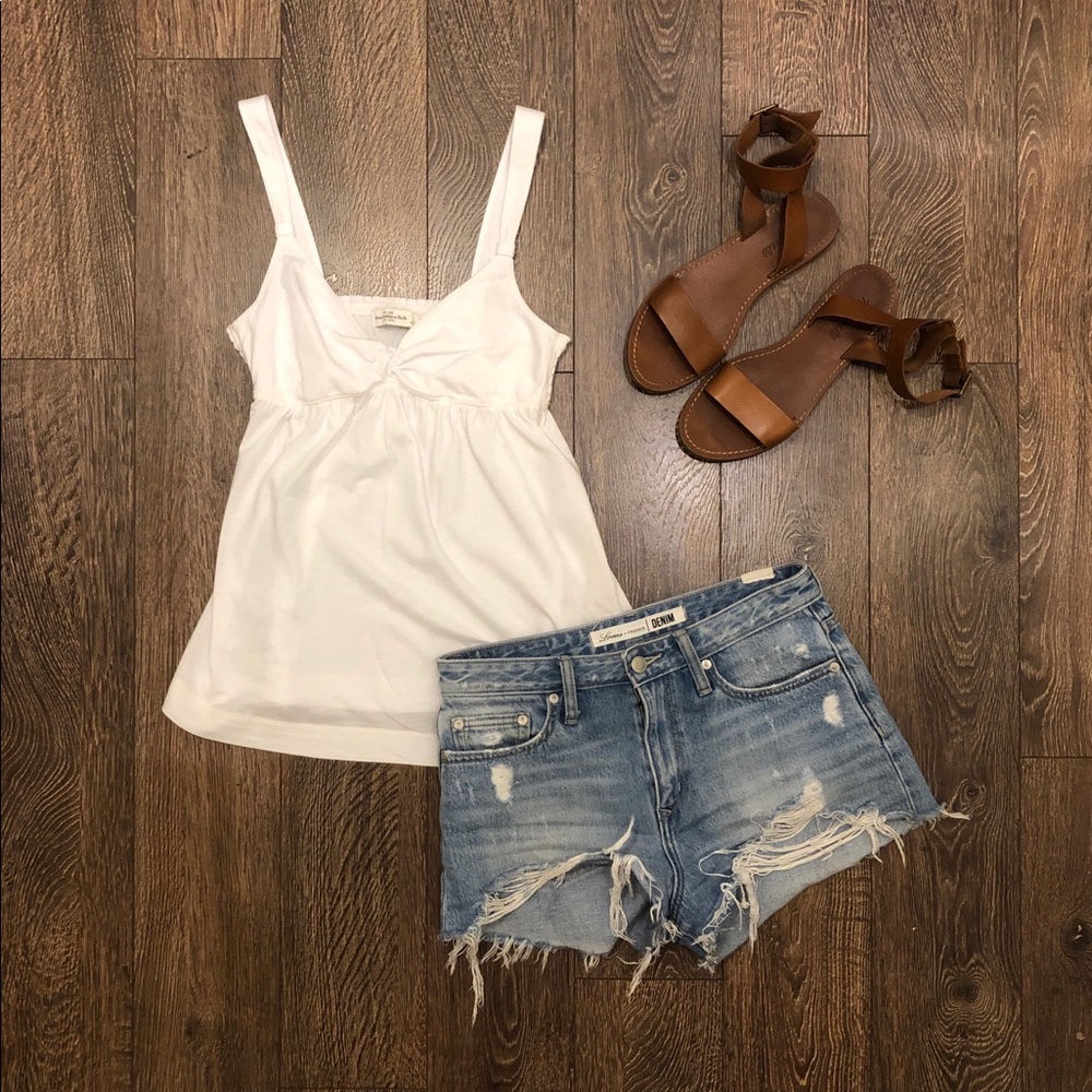 Abercrombie & Fitch Twist Front Top